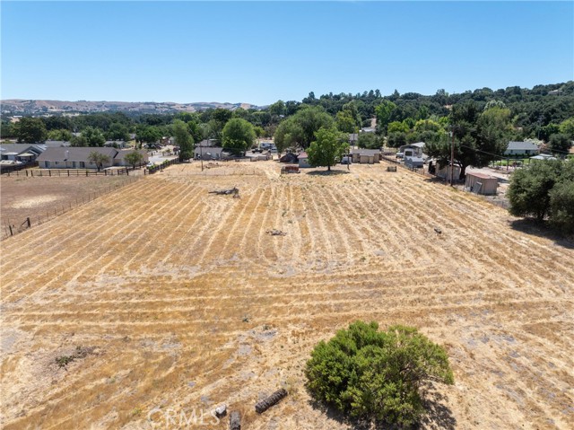 3360 Chico Road, Atascadero CA: https://media.crmls.org/medias/01747cfd-8e1f-47ca-8b96-558041af8bc6.jpg