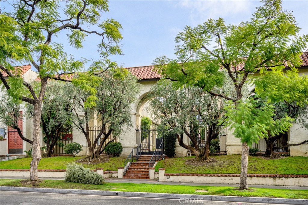 300 N Isabel Street #10