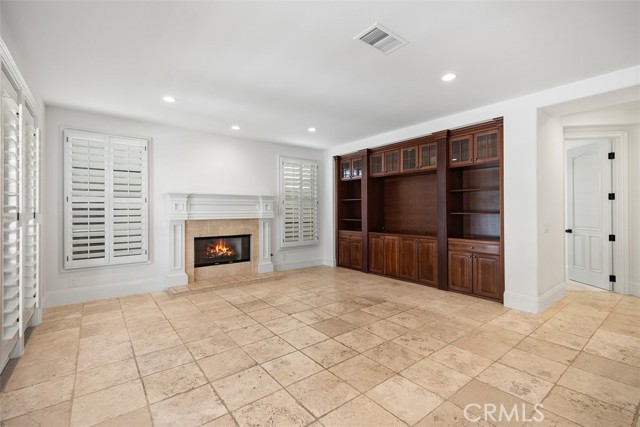 Detail Gallery Image 10 of 25 For 17 Colonial, Newport Beach,  CA 92660 - 5 Beds | 4/1 Baths