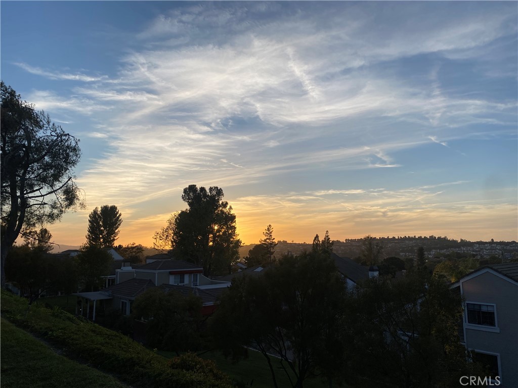 https://media.crmls.org/medias/0177f803-69de-4e4e-a5de-b8d1ea789efe.jpg?preset=X-Large