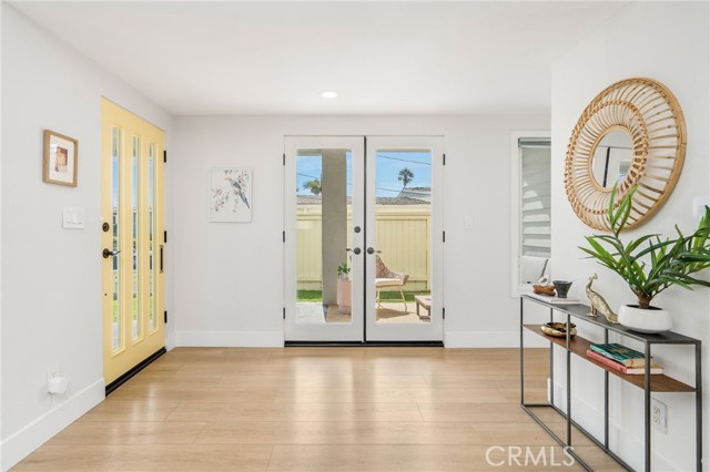 927 6th Street, Hermosa Beach CA: https://media.crmls.org/medias/0178fb17-d1ab-4a66-9385-57d6f7993be8.jpg