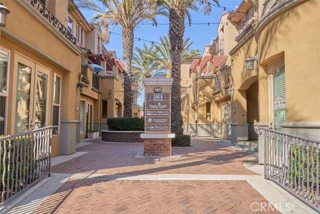 Detail Gallery Image 36 of 44 For 180 Village Ct, Fullerton,  CA 92832 - 2 Beds | 2 Baths