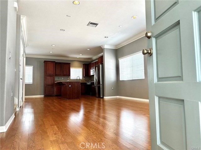 Detail Gallery Image 2 of 29 For 9301 Shirley Ave #50,  Northridge,  CA 91324 - 3 Beds | 3 Baths