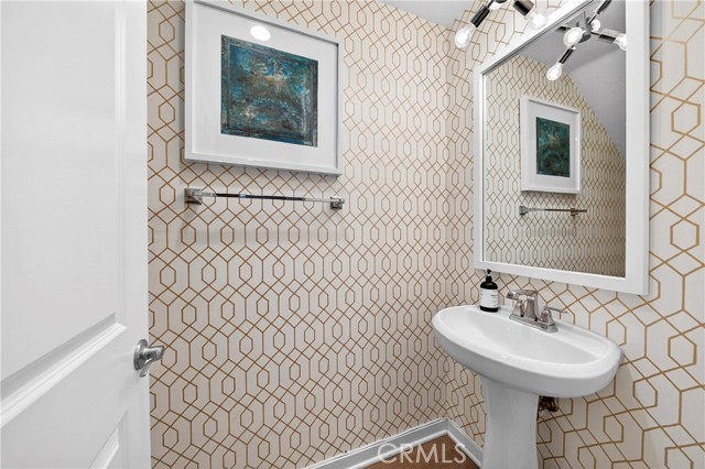 335 Magnet, Irvine CA: https://media.crmls.org/medias/017bbb68-829c-4f90-b2c7-9e70626468d3.jpg