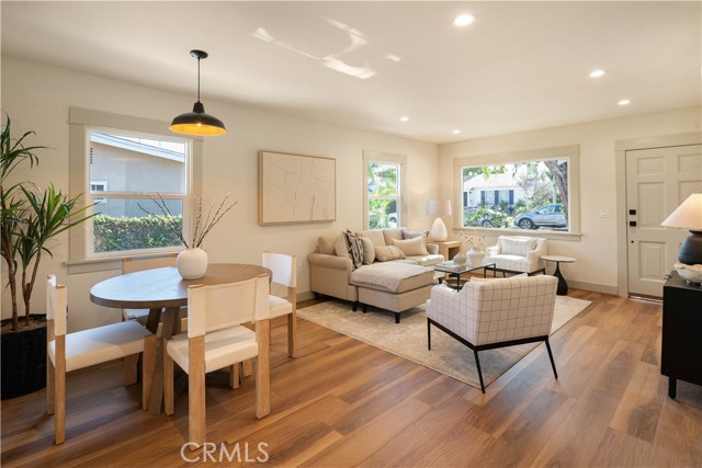 Detail Gallery Image 7 of 27 For 4245 E 6th, Long Beach,  CA 90814 - 2 Beds | 1 Baths