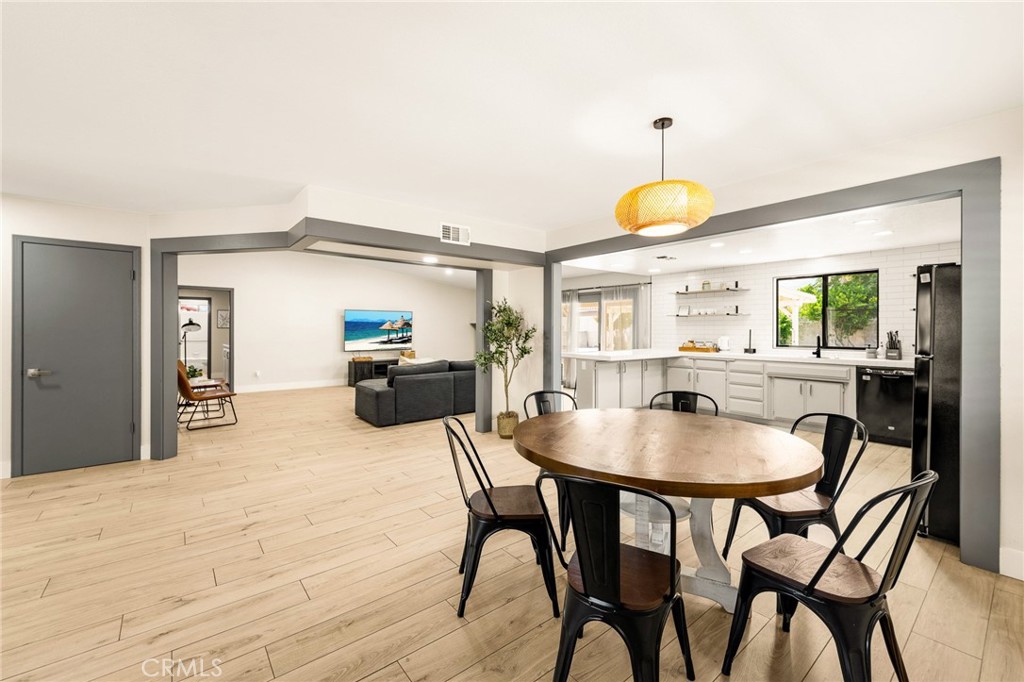 MLS #OC25120439 img 7