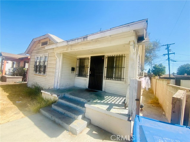 1010 W 77th Street, Los Angeles CA: https://media.crmls.org/medias/017cac90-42d4-43b0-99a3-950a22a6e860.jpg
