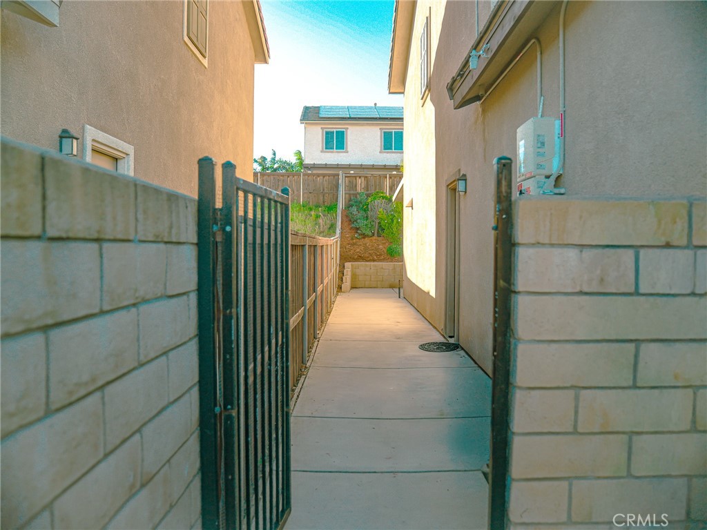 https://media.crmls.org/medias/017cc175-12db-4879-b139-eead01d0fe6d.jpg?preset=X-Large