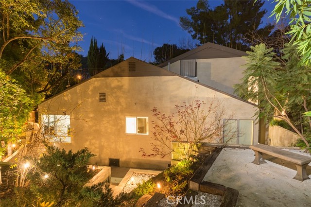 Detail Gallery Image 21 of 24 For 4021 Pacheco Dr, Sherman Oaks,  CA 91403 - 2 Beds | 2 Baths