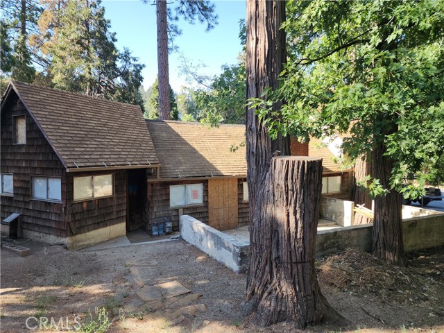 Detail Gallery Image 2 of 7 For 23750 Shady Ln, Crestline,  CA 92325 - 3 Beds | 1 Baths