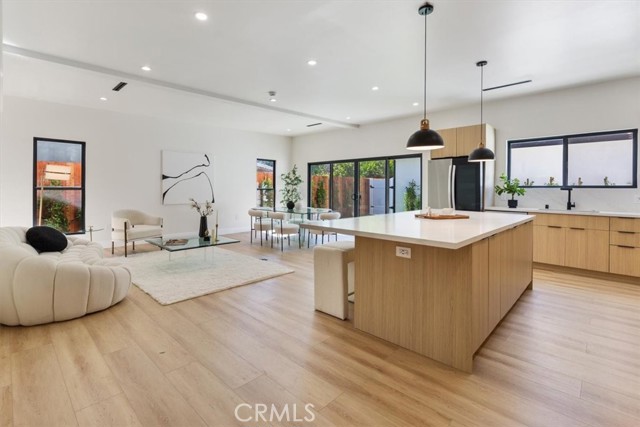 22452 Dolorosa Street, Woodland Hills CA: https://media.crmls.org/medias/017ddea3-0c8f-4601-a83c-039b42662286.jpg