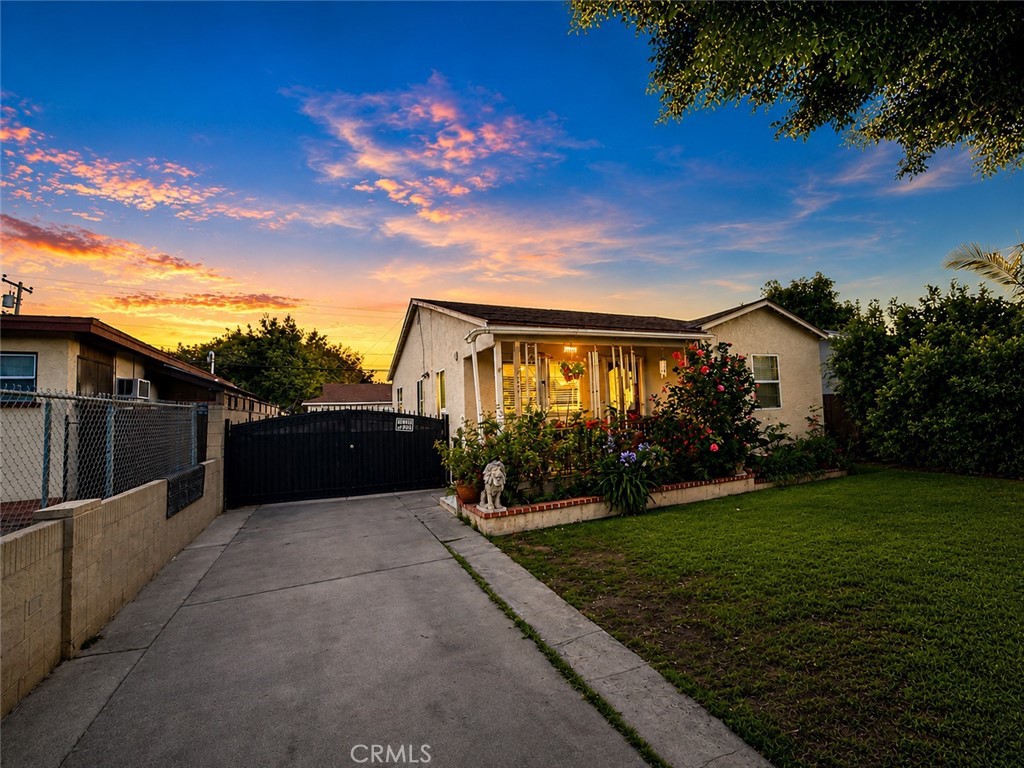 2714 E Harrison