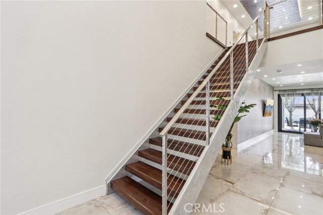 10418 Rubio Avenue, Granada Hills CA: https://media.crmls.org/medias/017e504b-788e-4bb2-a4a1-a516b3d434a9.jpg