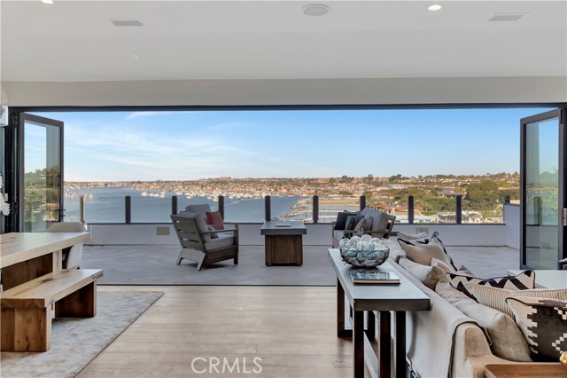 Detail Gallery Image 18 of 42 For 221 Carnation Ave, Corona Del Mar,  CA 92625 - 3 Beds | 3/1 Baths