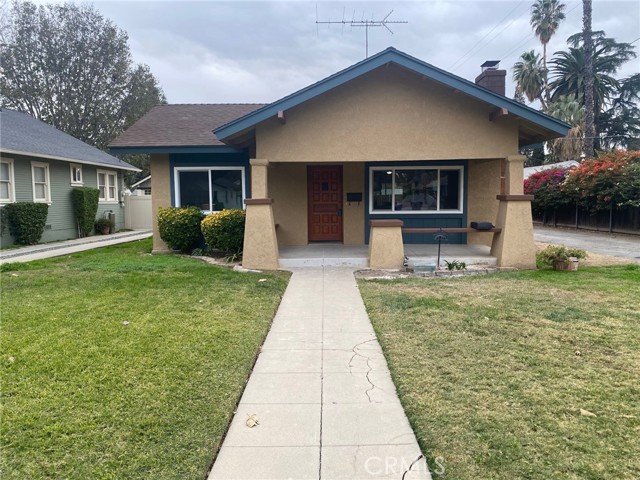 Detail Gallery Image 1 of 17 For 4056 Rosewood Pl, Riverside,  CA 92506 - 3 Beds | 2 Baths