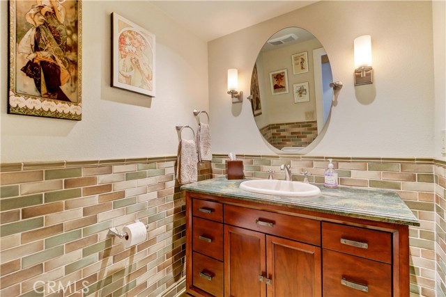 Detail Gallery Image 35 of 53 For 2711 Sweetbriar Dr, Claremont,  CA 91711 - 4 Beds | 2/1 Baths