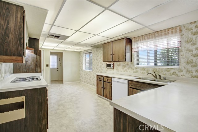 Detail Gallery Image 10 of 27 For 28060 Winthrop Ct, Menifee,  CA 92586 - 2 Beds | 2/1 Baths