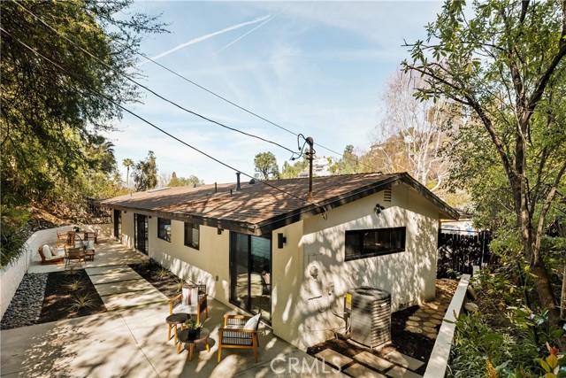 Detail Gallery Image 24 of 44 For 5105 Tendilla, Woodland Hills,  CA 91364 - 3 Beds | 2 Baths