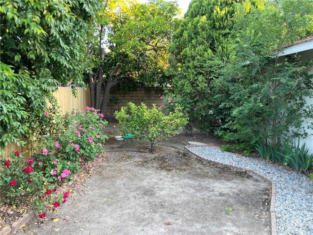 https://media.crmls.org/medias/017fb2d7-e9c4-4673-b963-58f1ee33497f.jpg?preset=X-Large