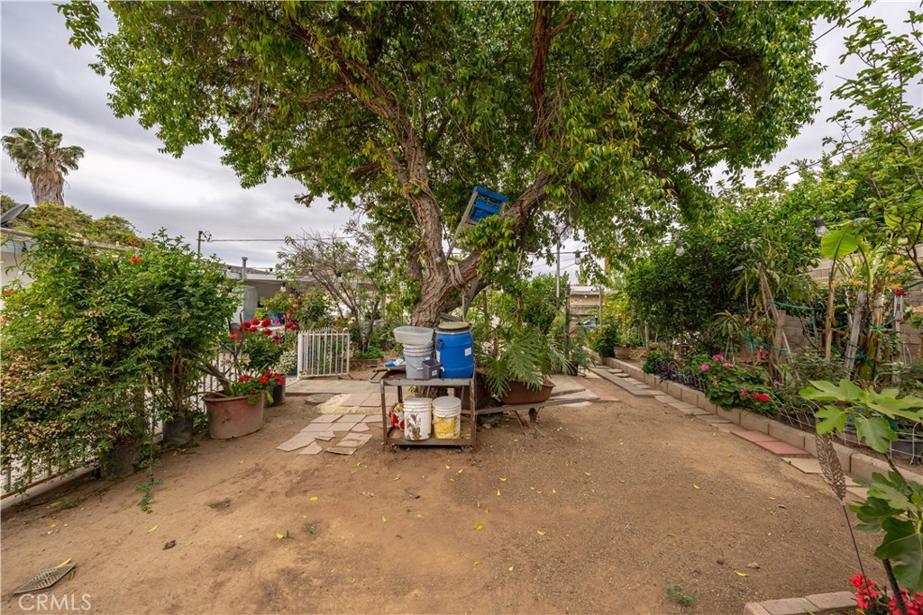 https://media.crmls.org/medias/0180be80-fe8c-466f-979f-ac8a71d80bd6.jpg?preset=X-Large