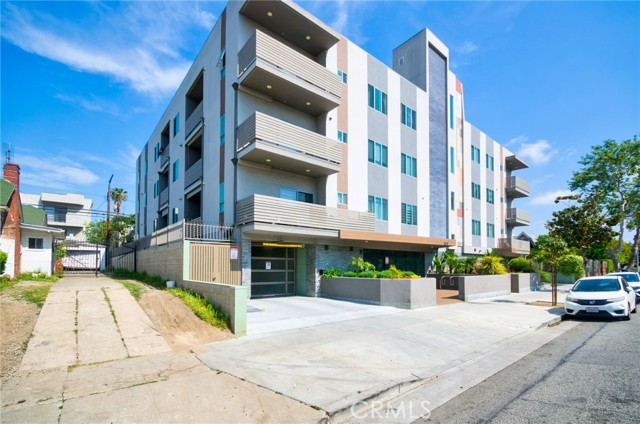 820 S Wilton Place, Los Angeles CA: https://media.crmls.org/medias/0180d5ea-7b1b-4953-89d3-02ddd69dac01.jpg