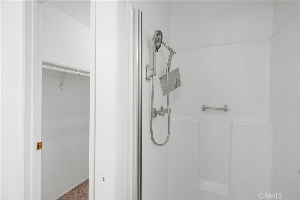https://media.crmls.org/medias/01810d4b-7e10-4220-b51c-dfb846ae9cd6.jpg?preset=X-Large