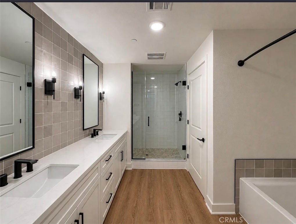 https://media.crmls.org/medias/0181ba2d-c788-49a3-93dd-8ec7de535e00.jpg?preset=X-Large
