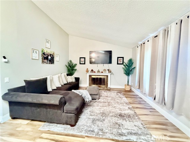 Detail Gallery Image 6 of 33 For 15143 Jacquetta, Moreno Valley,  CA 92551 - 3 Beds | 2 Baths