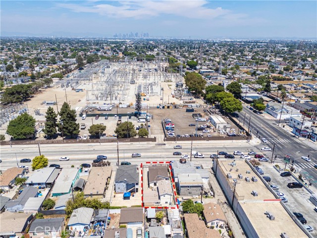 1142 E Century Boulevard, Los Angeles CA: https://media.crmls.org/medias/0181e4ea-a27b-429c-8fbc-588cf4c352a9.jpg