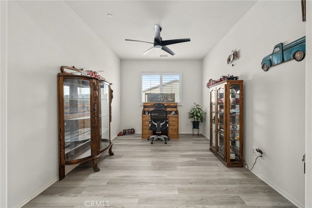 https://media.crmls.org/medias/018209e4-2b48-46b1-8ede-bed35a9fbde5.jpg?preset=X-Large