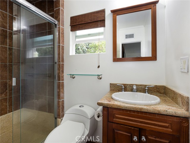Detail Gallery Image 15 of 35 For 12509 Manor Dr, Hawthorne,  CA 90250 - 3 Beds | 2 Baths