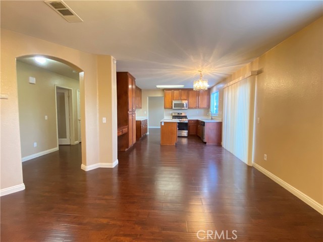 708 Hillview Street, Beaumont CA: https://media.crmls.org/medias/018346f3-0066-41df-b5e1-a1ab965bfbea.jpg