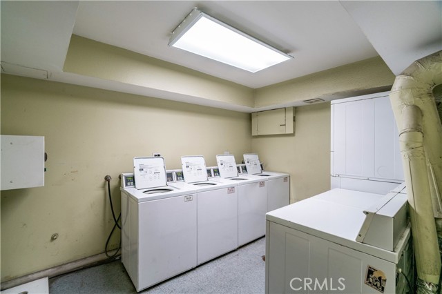 2884 Sawtelle Boulevard, Los Angeles CA: https://media.crmls.org/medias/018376e5-c18a-435f-8228-d9b6086a6697.jpg