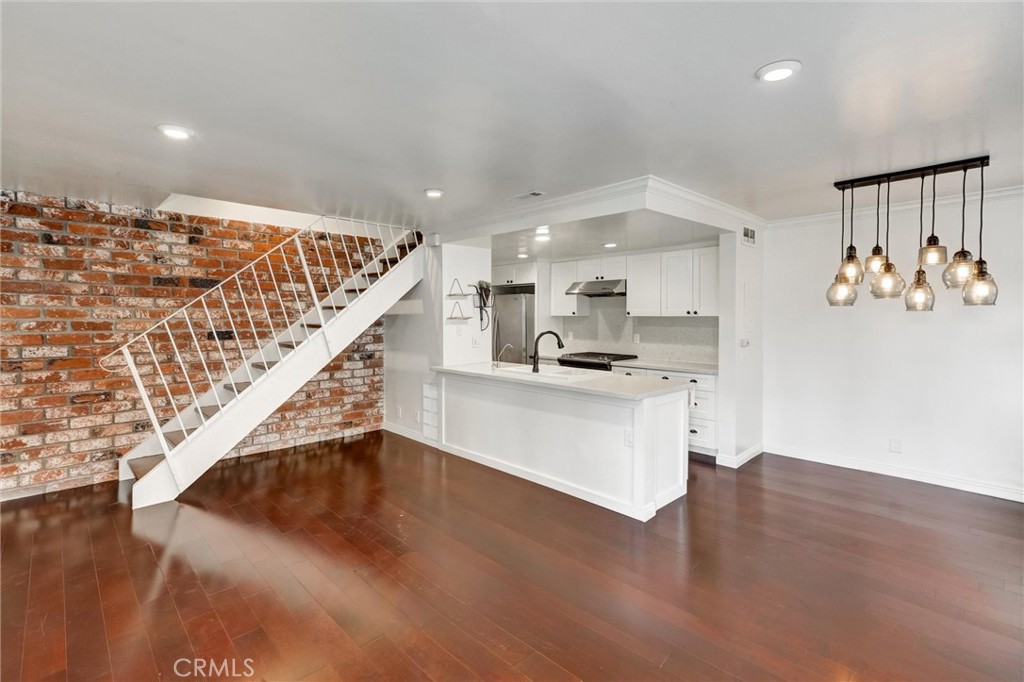 MLS #WS25216940 image #1