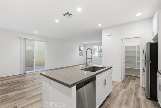 Detail Gallery Image 11 of 37 For 1207 Garnet Ct, Colton,  CA 92324 - 3 Beds | 2/1 Baths