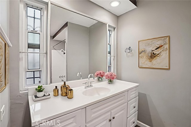 Detail Gallery Image 13 of 32 For 320 E Spruce, Inglewood,  CA 90301 - 2 Beds | 2 Baths