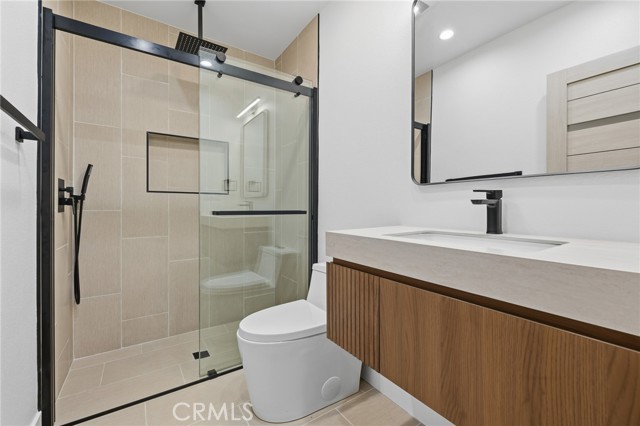 Detail Gallery Image 19 of 42 For 9502 via Salerno, Burbank,  CA 91504 - 2 Beds | 3 Baths