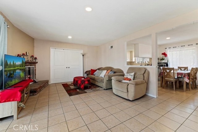 Detail Gallery Image 8 of 28 For 13714 Boeing St, Moreno Valley,  CA 92553 - 3 Beds | 2 Baths