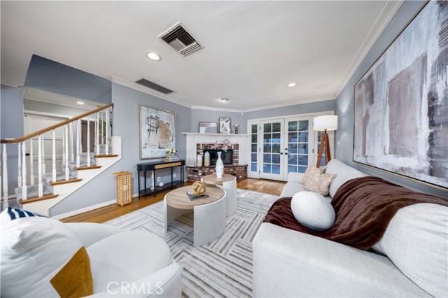 Detail Gallery Image 4 of 49 For 355 Malcolm Dr, Pasadena,  CA 91105 - 3 Beds | 2 Baths