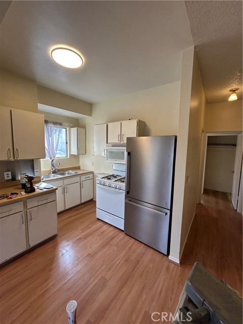Detail Gallery Image 5 of 32 For 3755 Brockton Ave, Riverside,  CA 92501 - – Beds | – Baths