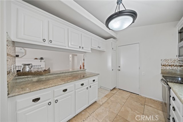 32465 Beechwood Lane, Lake Elsinore CA: https://media.crmls.org/medias/01867707-ad02-4e87-beb7-07bf70ef8bc9.jpg