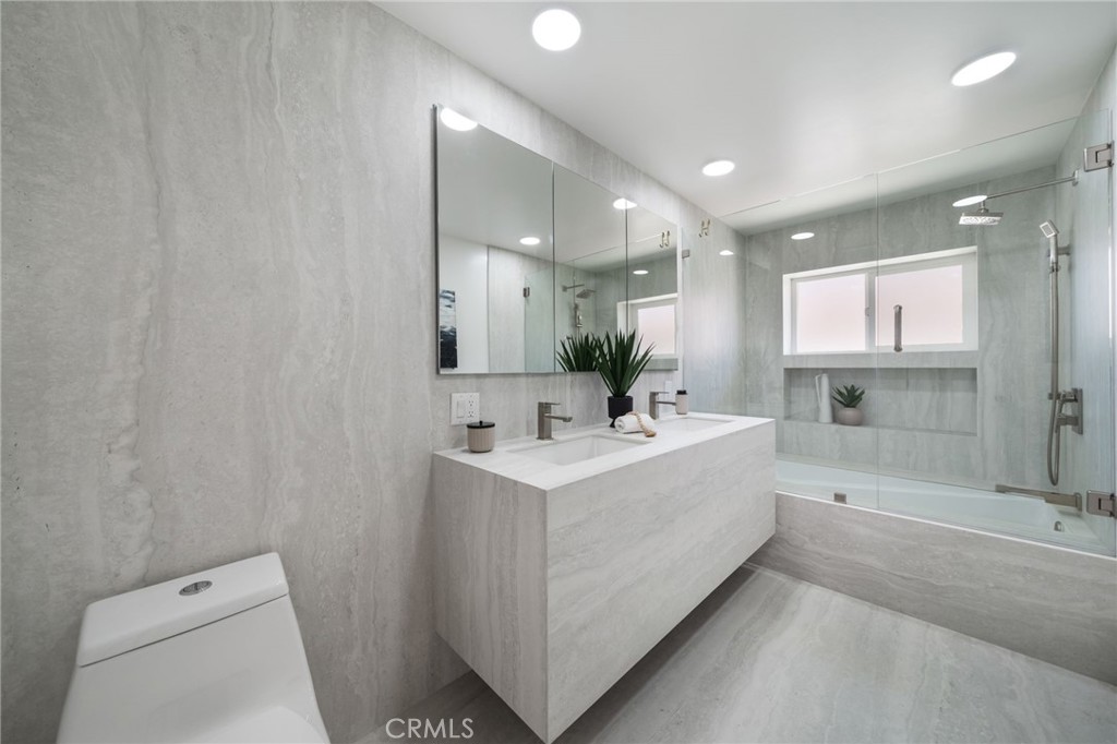 https://media.crmls.org/medias/0186a0a8-84a6-4b49-8263-9399bcd3cc8a.jpg?preset=X-Large