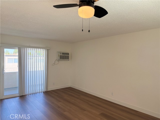 Detail Gallery Image 9 of 15 For 18657 Collins St #19,  Tarzana,  CA 91356 - 1 Beds | 1 Baths