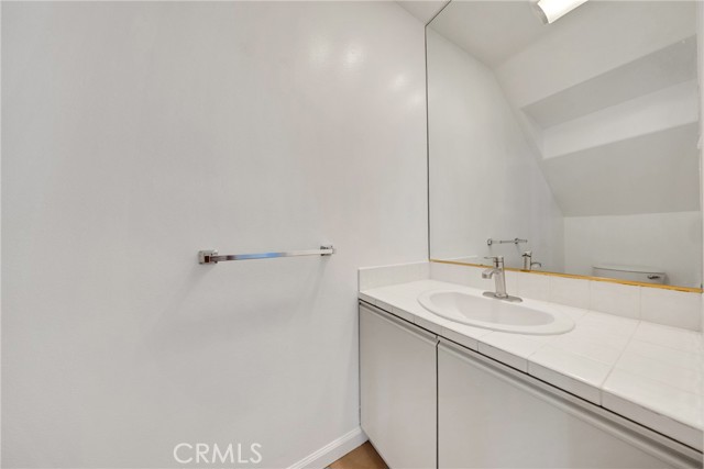408 W Queen Street, Inglewood CA: https://media.crmls.org/medias/01872f81-6313-4258-b651-7d9a38179397.jpg