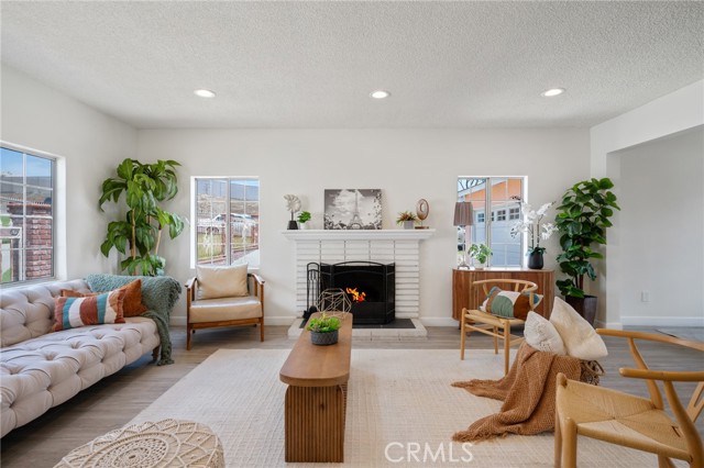 1124 W 123rd Street, Los Angeles CA: https://media.crmls.org/medias/0187376c-e8c2-44fa-801f-626ea56d180a.jpg