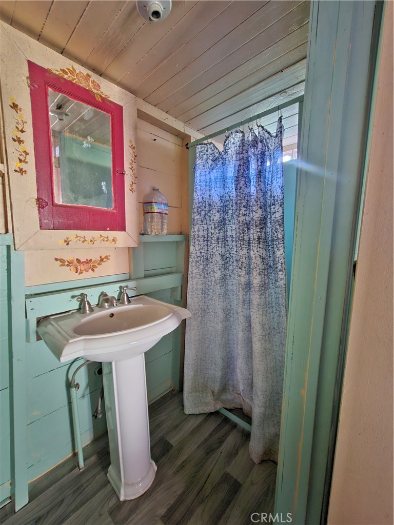 https://media.crmls.org/medias/0187616e-fcf1-47e5-8880-5e4b61687ab1.jpg?preset=X-Large