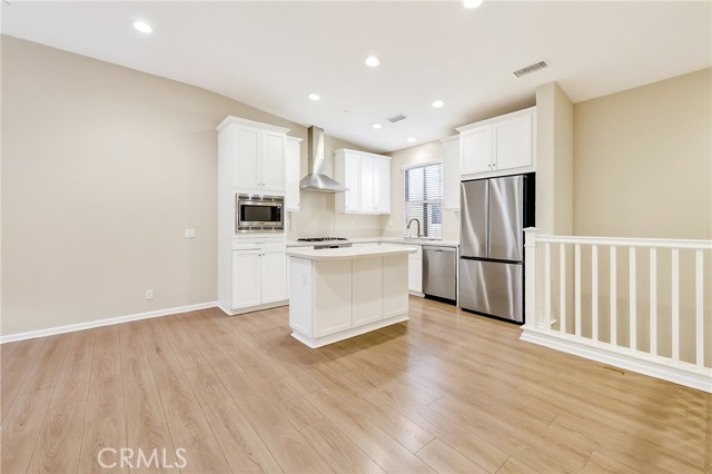 Detail Gallery Image 4 of 27 For 62 Granite, Irvine,  CA 92620 - 2 Beds | 2 Baths