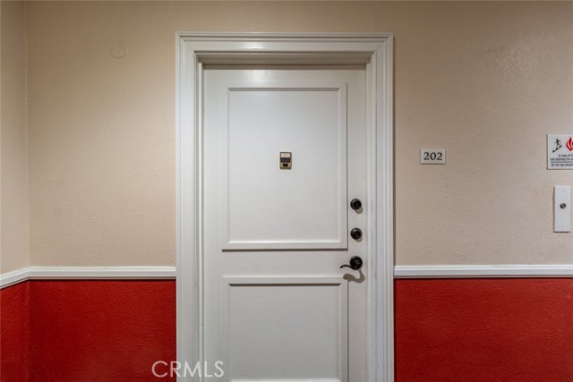 Detail Gallery Image 7 of 26 For 15344 Weddington St #202,  Sherman Oaks,  CA 91411 - 2 Beds | 2 Baths