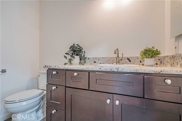 Detail Gallery Image 12 of 32 For 719 Walnut Dr, Lake Elsinore,  CA 92530 - 2 Beds | 2 Baths