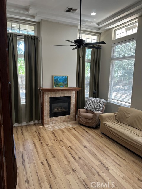9003 Forest Oaks Court, Bakersfield CA: https://media.crmls.org/medias/01887904-3b44-465a-9812-87609abad5d3.jpg